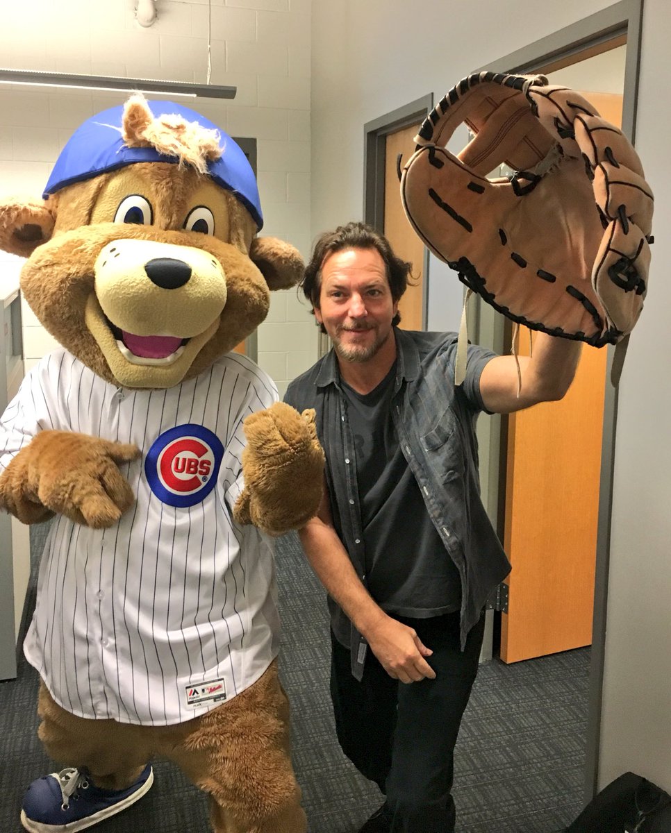 Eddie Vedder, Never Done Celebrating the World Series, Shows Up at Cubs  Spring Training