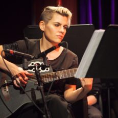 Song Premiere: Kaki King “Hababout” (Live at Berklee)