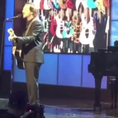 Watch Eddie Vedder Cover Warren Zevon as Tribute to David Letterman