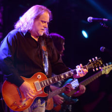 Warren Haynes Brings the Ashes & Dust Band to ‘Conan’