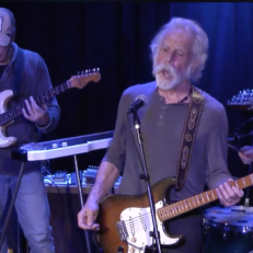 Watch Bob Weir, Jerry Harrison and Leslie Mendelson Join Steve Kimock & Friends at Sweetwater Music Hall