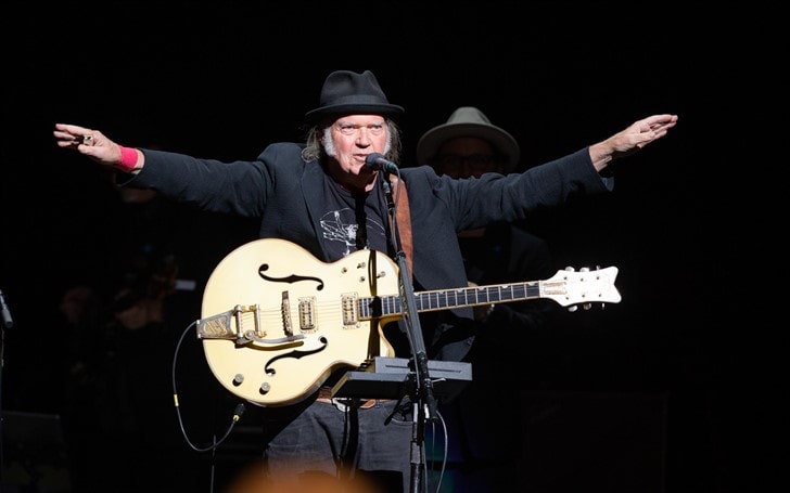 Neil Young is Now a US Citizen: Here’s 5 Versions of “Rockin’ In The Free World”