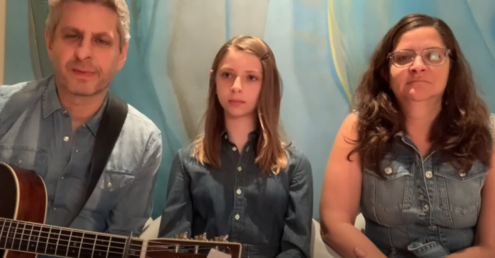 Watch Mike Gordon and Family Perform “Angel Band” in Memory of Gordon Stone Watch Mike Gordon and Family Perform “Angel Band” in Memory of Gordon Stone