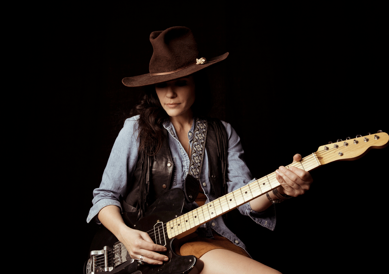 Video Premiere: Shannon McNally “Black Rose” from Her Forthcoming  Album Evoking the Songs and Spirit of Waylon Jennings