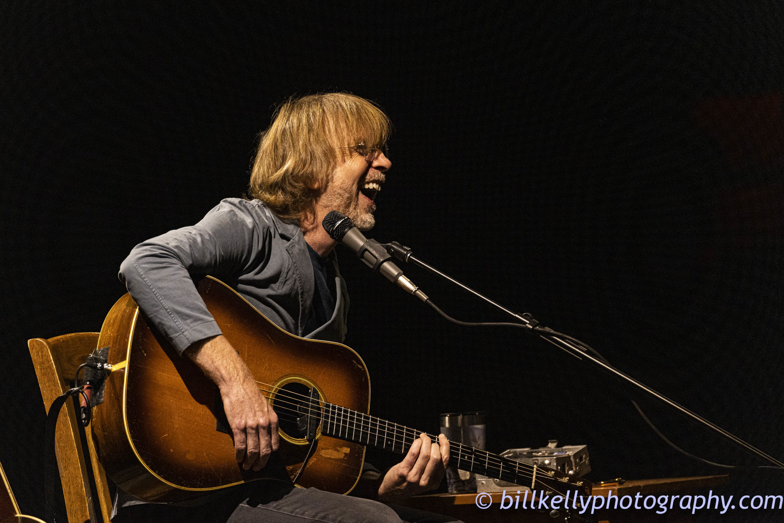Trey Anastasio Shares Acoustic Debuts of “Horn” and “Lonely Trip” in Columbus Trey Anastasio Shares Acoustic Debuts of “Horn” and “Lonely Trip” in Columbus