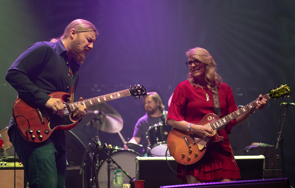 “Feeling Music Brings”: Susan Tedeschi and Derek Trucks Take the Fireside Sessions on the Road