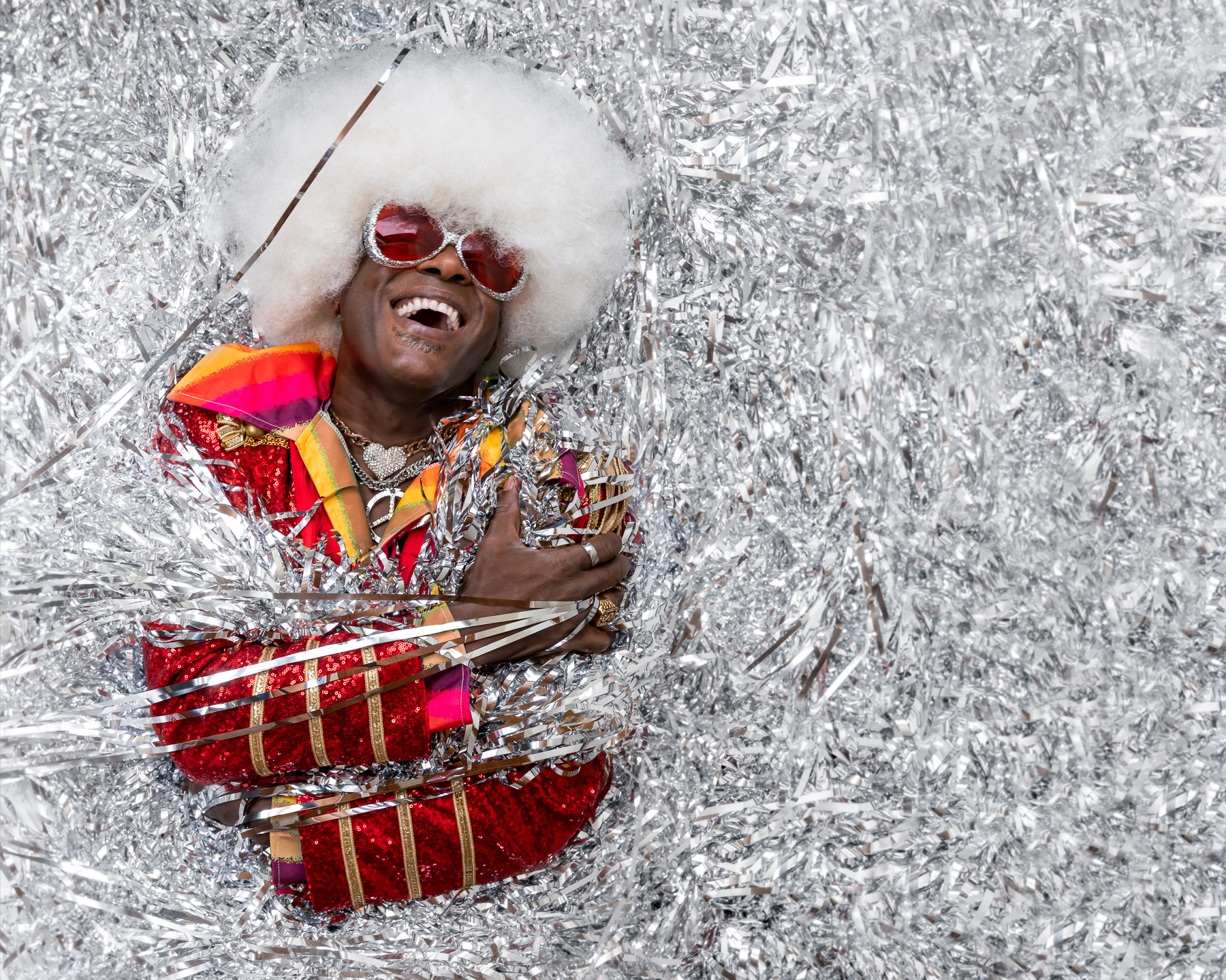 Song Premiere: Everett Bradley “The Father Christmas of Funk” Celebrates Holidelic Run with “Tinsel”