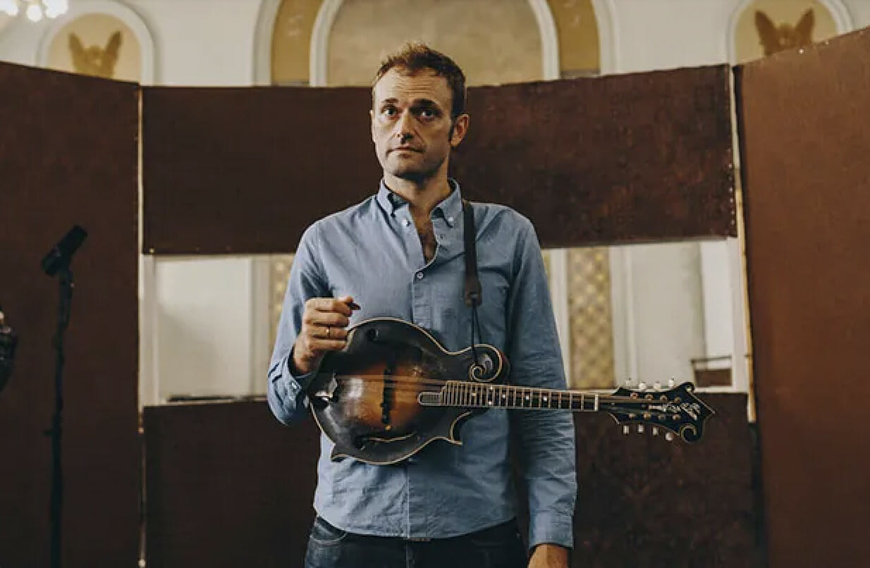 Chris Thile To Celebrate The Human Experience With Curated Shows At New   Screen Shot 2022 09 08 At 11.22.02 AM 