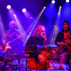 Gov’t Mule, Phil Lesh & Friends, Tyler Childers and More Perform at Warren Haynes’ 31st Annual Christmas Jam (A Gallery)