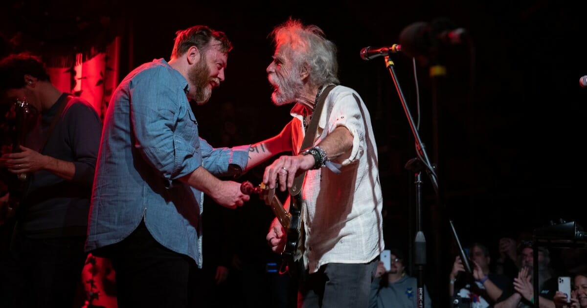 Bob Weir Surprises Joe Russo S Almost Dead During 10th Anniversary