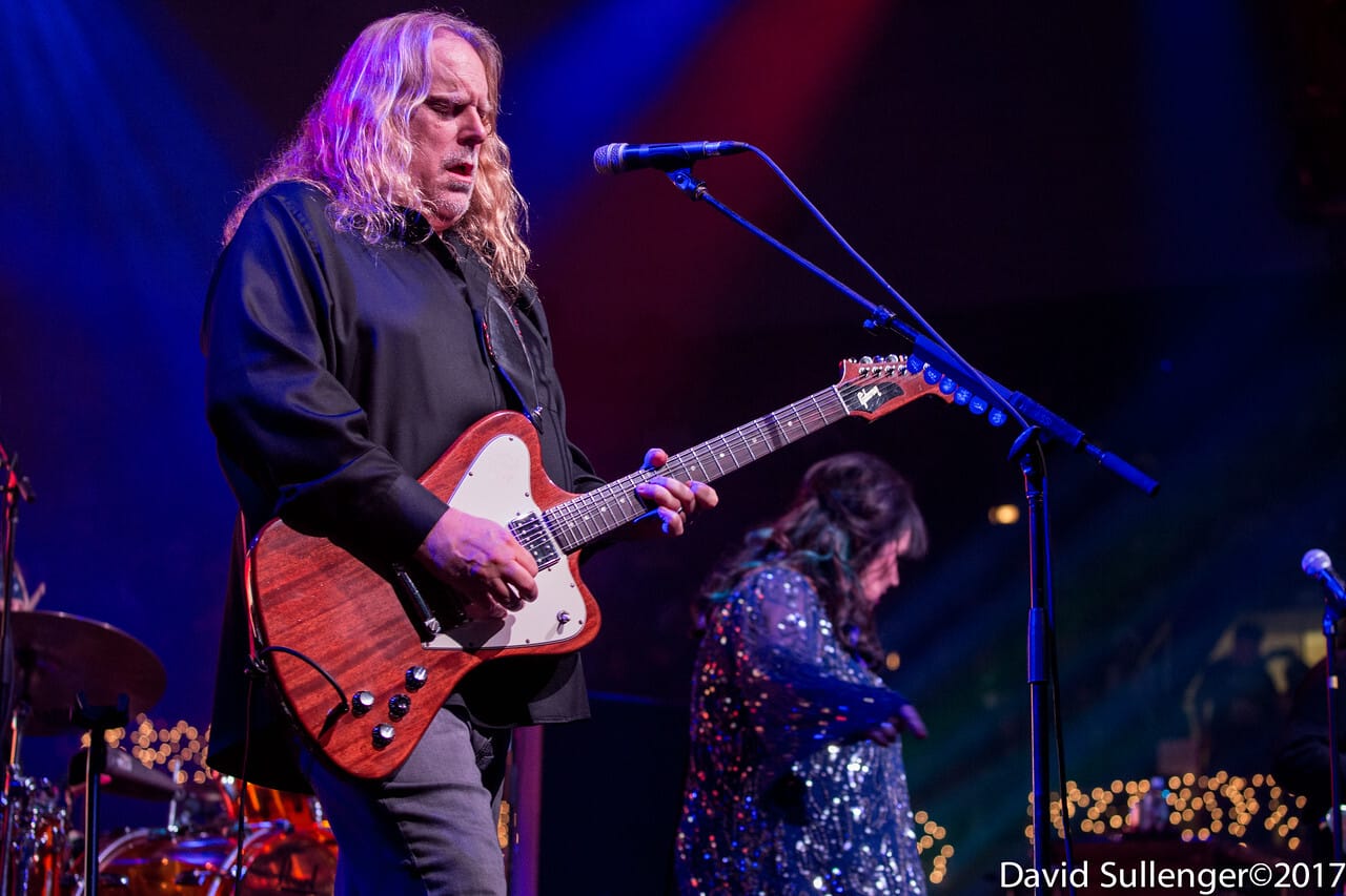 Listen: Warren Haynes Previews ‘The Benefit Concert Volume 20’ with Collaborative “Gold Dust Woman” Cover