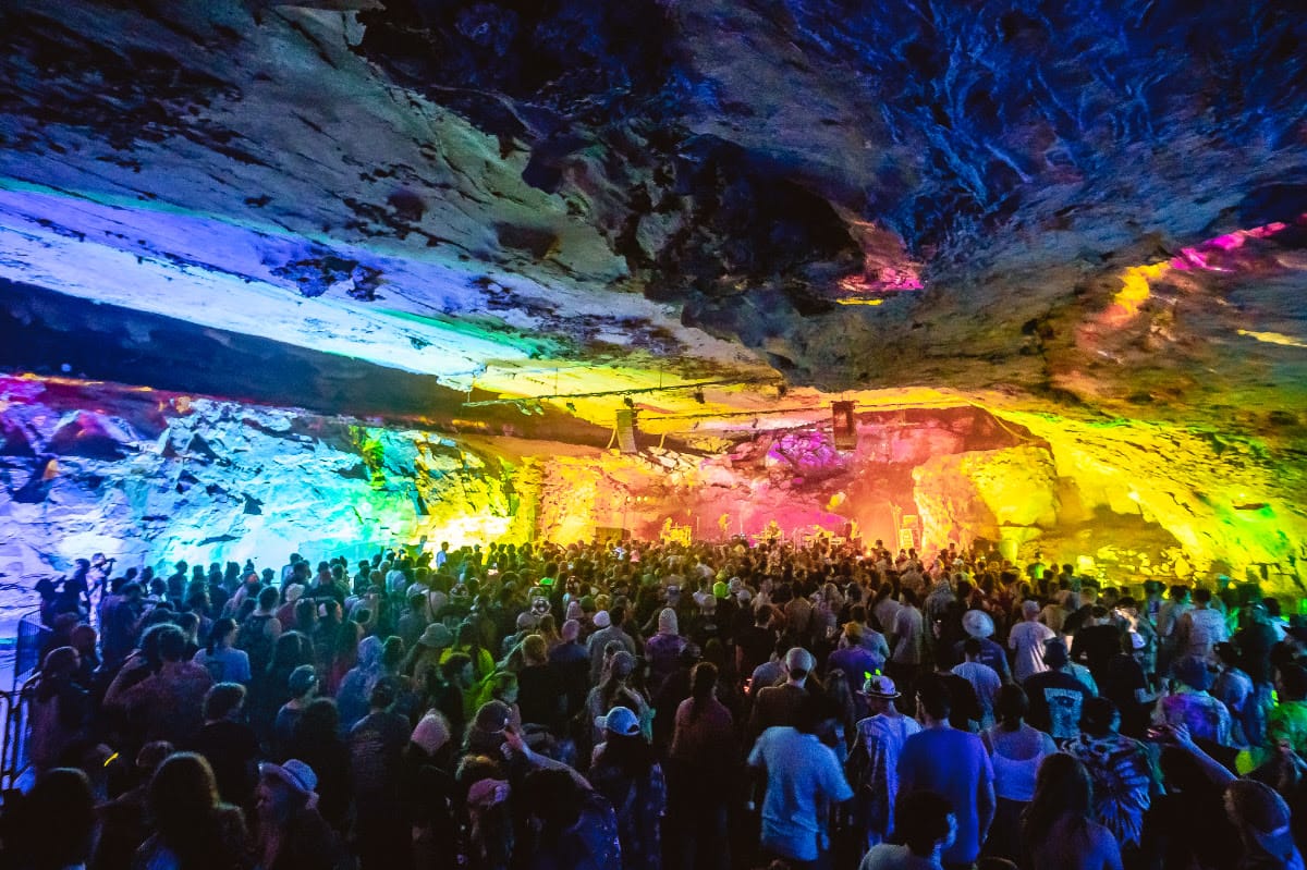 CaveFest Unveils 2024 Dates and Artist Lineup: Railroad Earth, The Travelin’ McCourys, Yonder Mountain String Band and More