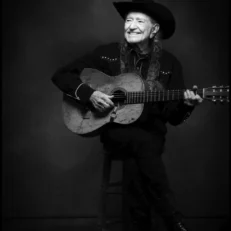 Willie Nelson Delivers “Rainbow Connection” and More with Kermit The Frog and Particle Kid