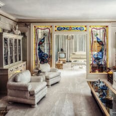 Judge Halts Auction of Elvis’ Graceland Home