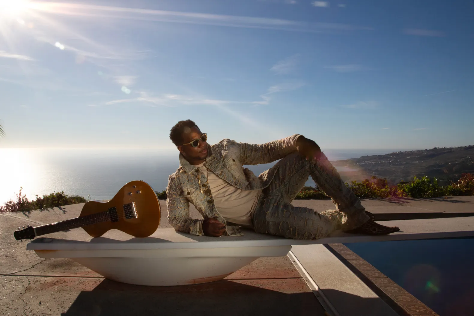 Robert Randolph Previews Debut Solo Album on Sun Records with “Sinner” Robert Randolph Previews Debut Solo Album on Sun Records with “Sinner”