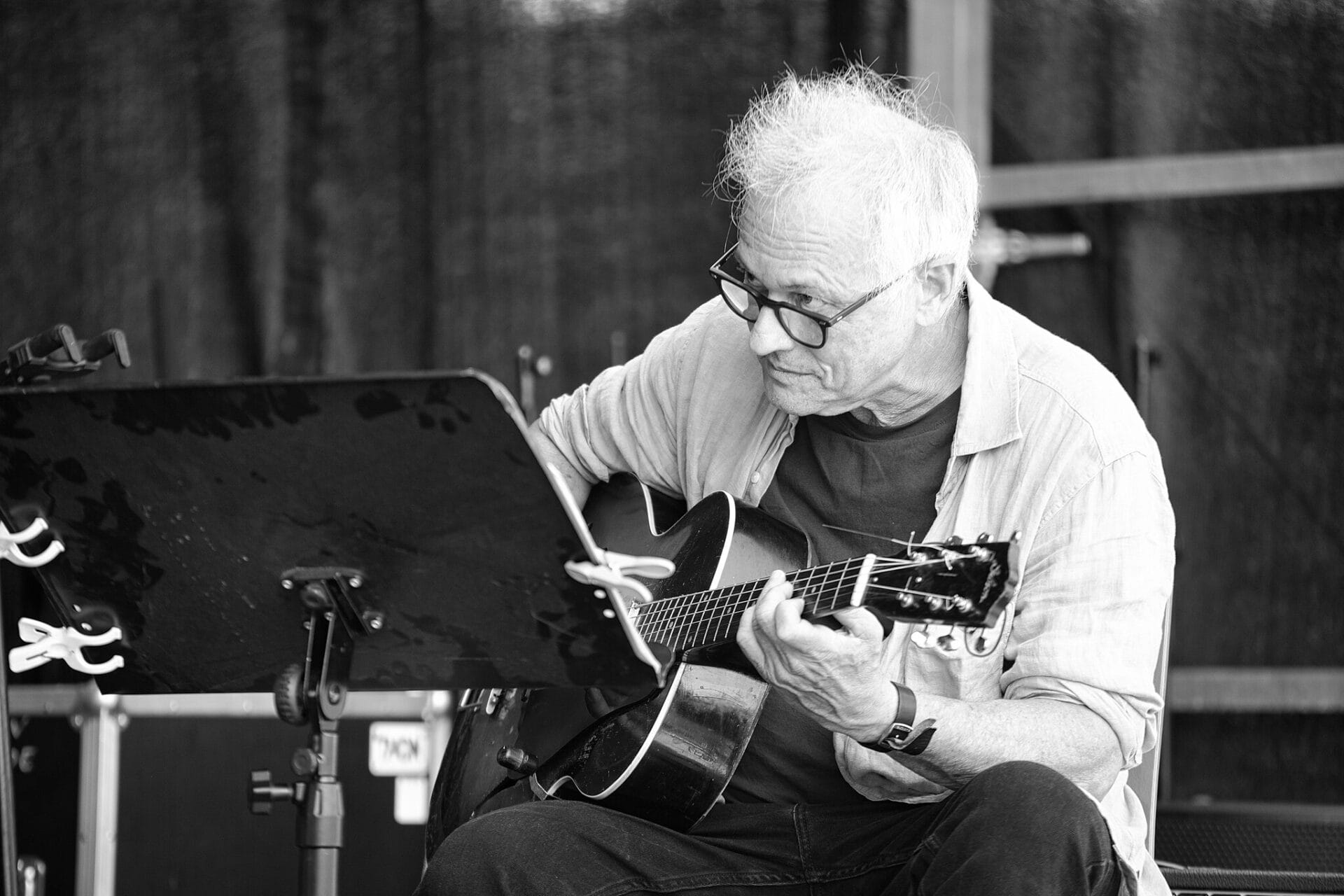 Listen: Marc Ribot Previews First Vocal Solo Album with “Daddy’s Trip to Brazil” Listen: Marc Ribot Previews First Vocal Solo Album with “Daddy’s Trip to Brazil”