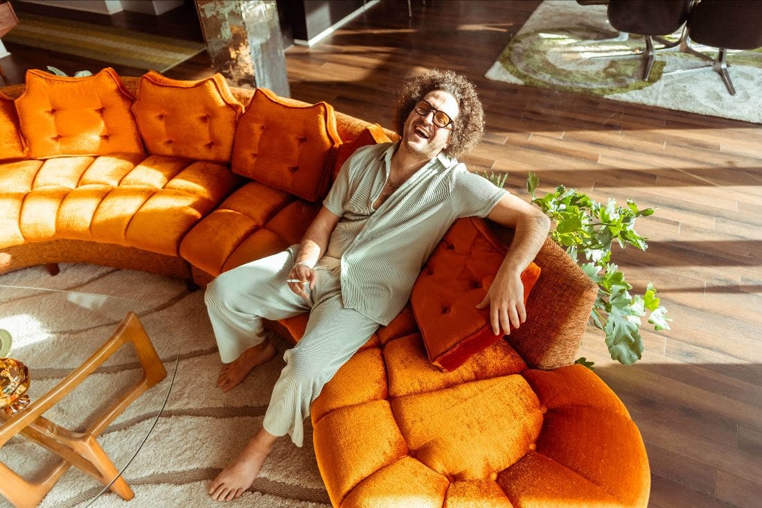 Listen: Andy Frasco & The U.N. Tap Mike Gordon, Billy Strings, Daniel Donato and Steve Poltz for “Life Is Easy” Listen: Andy Frasco & The U.N. Tap Mike Gordon, Billy Strings, Daniel Donato and Steve Poltz for “Life Is Easy”