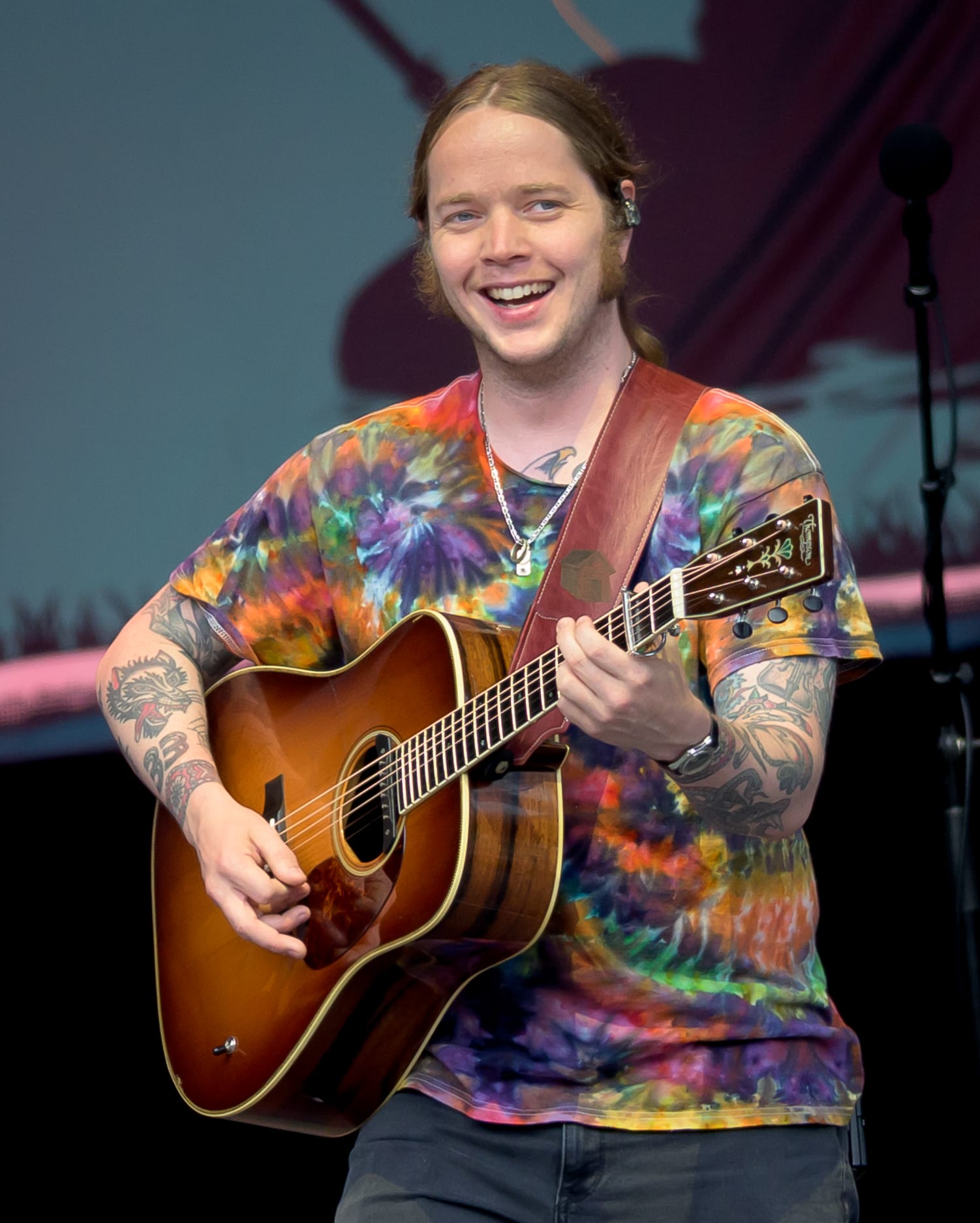 Billy Strings Welcomes Chris Thile and Punch Brothers for Extensive 13-Song Encore of Classic Bluegrass Covers Billy Strings Welcomes Chris Thile and Punch Brothers for Extensive 13-Song Encore of Classic Bluegrass Covers