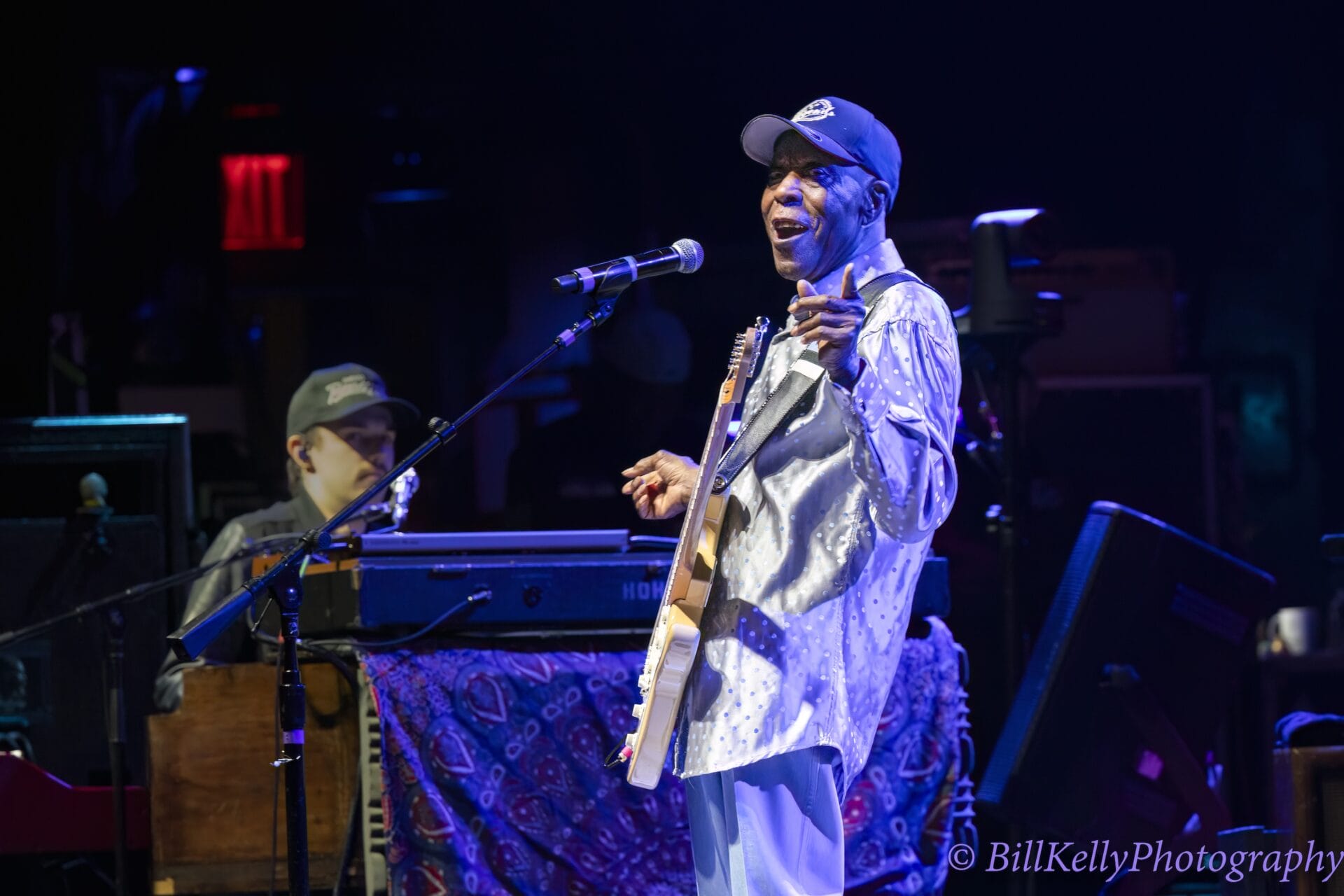 Susan Tedeschi and Derek Trucks Join Buddy Guy for Intimate Acoustic Tribute at New York’s Beacon Theater Susan Tedeschi and Derek Trucks Join Buddy Guy for Intimate Acoustic Tribute at New York’s Beacon Theater