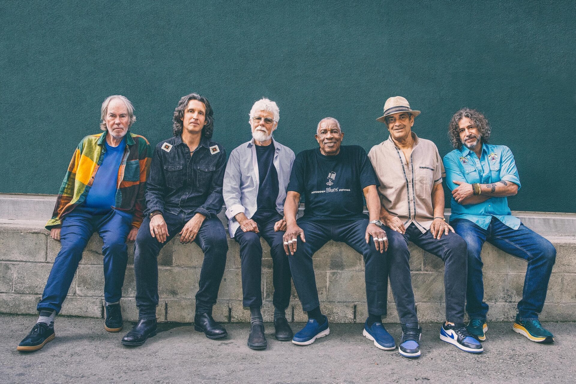Premiere: Little Feat Release Robert Hunter Co-Write “Bluegrass Pines,” with Featured Guests Molly Tuttle, Larry Campbell and Teresa Williams Premiere: Little Feat Release Robert Hunter Co-Write “Bluegrass Pines,” with Featured Guests Molly Tuttle, Larry Campbell and Teresa Williams