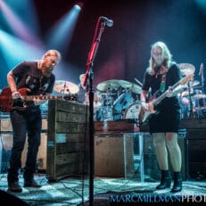 Watch: Susan Tedeschi and Derek Trucks Trade Sit-ins with Bonnie Raitt During Sun, Sand & Soul Weekend