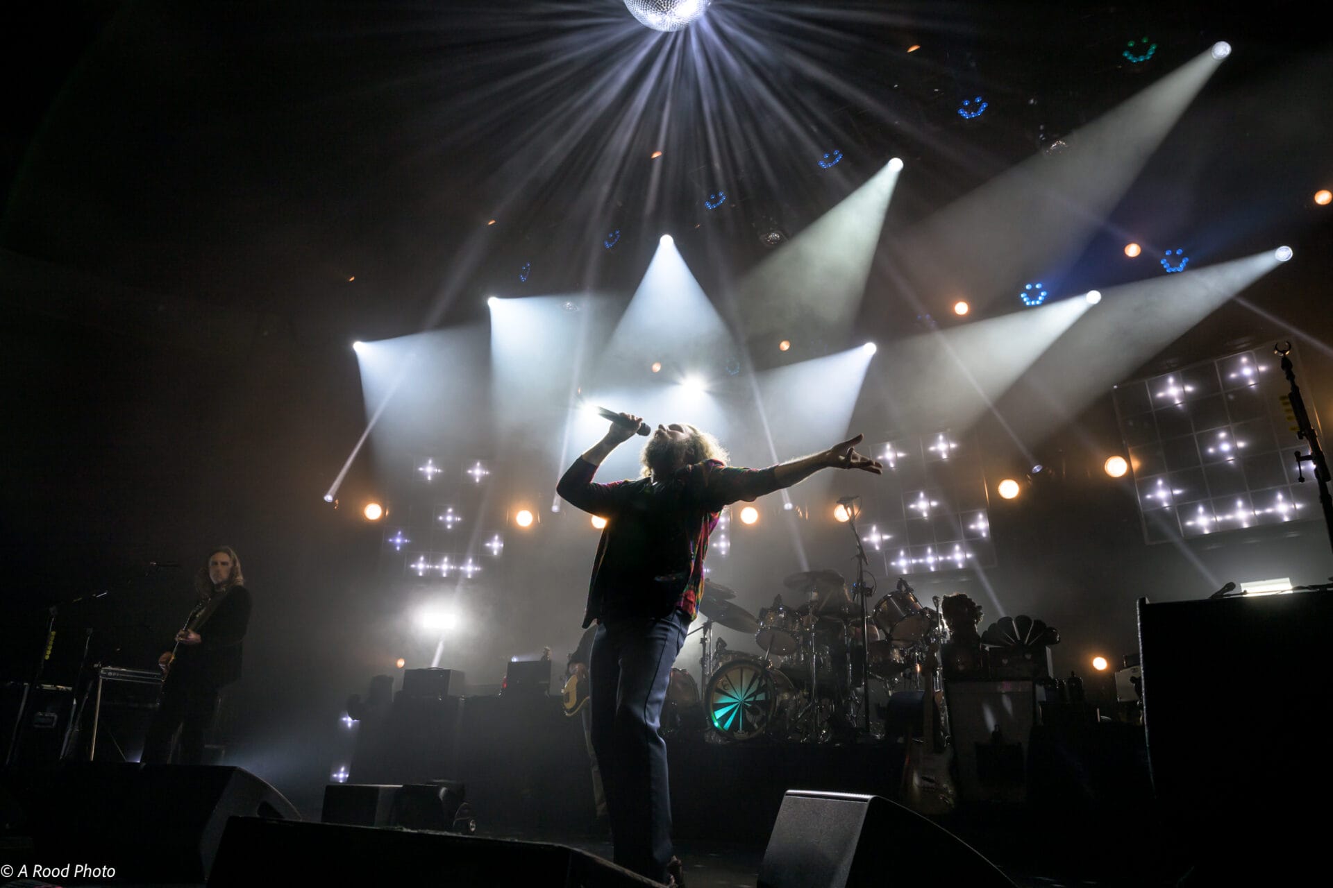 My Morning Jacket at Los Angeles’ Hollywood Palladium (Gallery + Recap) My Morning Jacket at Los Angeles’ Hollywood Palladium (Gallery + Recap)