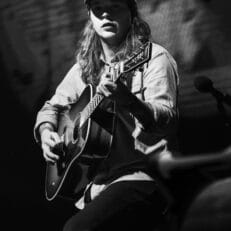 Puff of Smoke: Billy Strings Covers “Smoke, Smoke, Smoke That Cigarette” for First Time with a Full Band in Pittsburgh