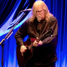 Warren Haynes Goes Solo on The Sunset Strip