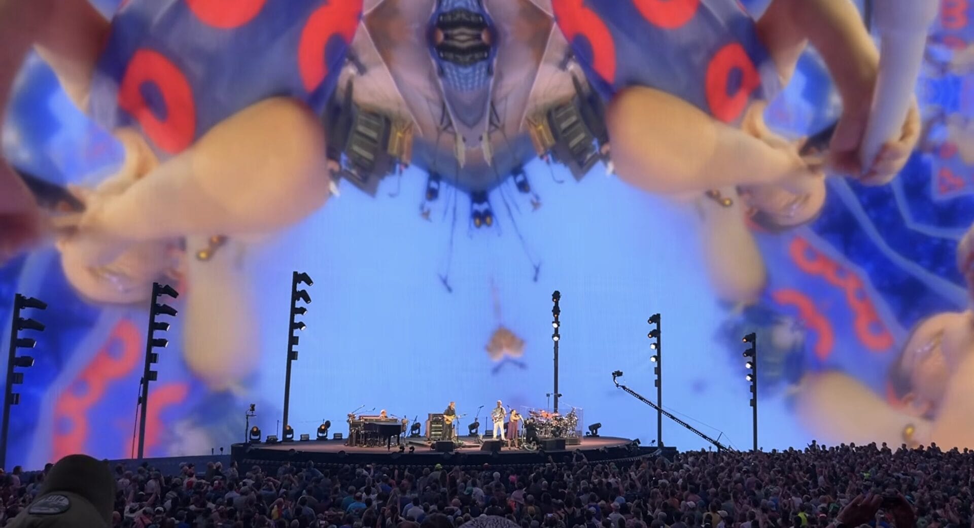 Phish Revive “Mound,” “Tela” and “Wingsuit,” Offer Vacuum Solo at Penultimate Sphere Show