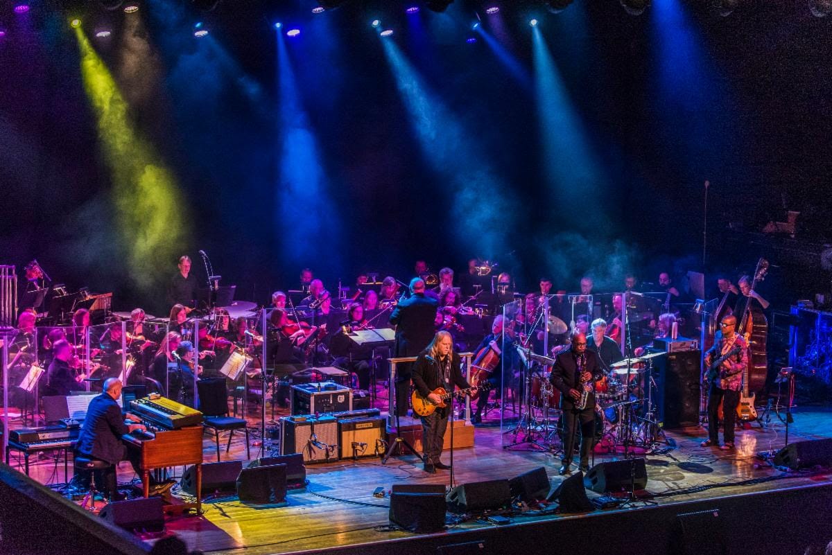 Warren Haynes Unveils ‘Dreams & Songs’ Symphonic Live Album with “Banks of the Deep End”