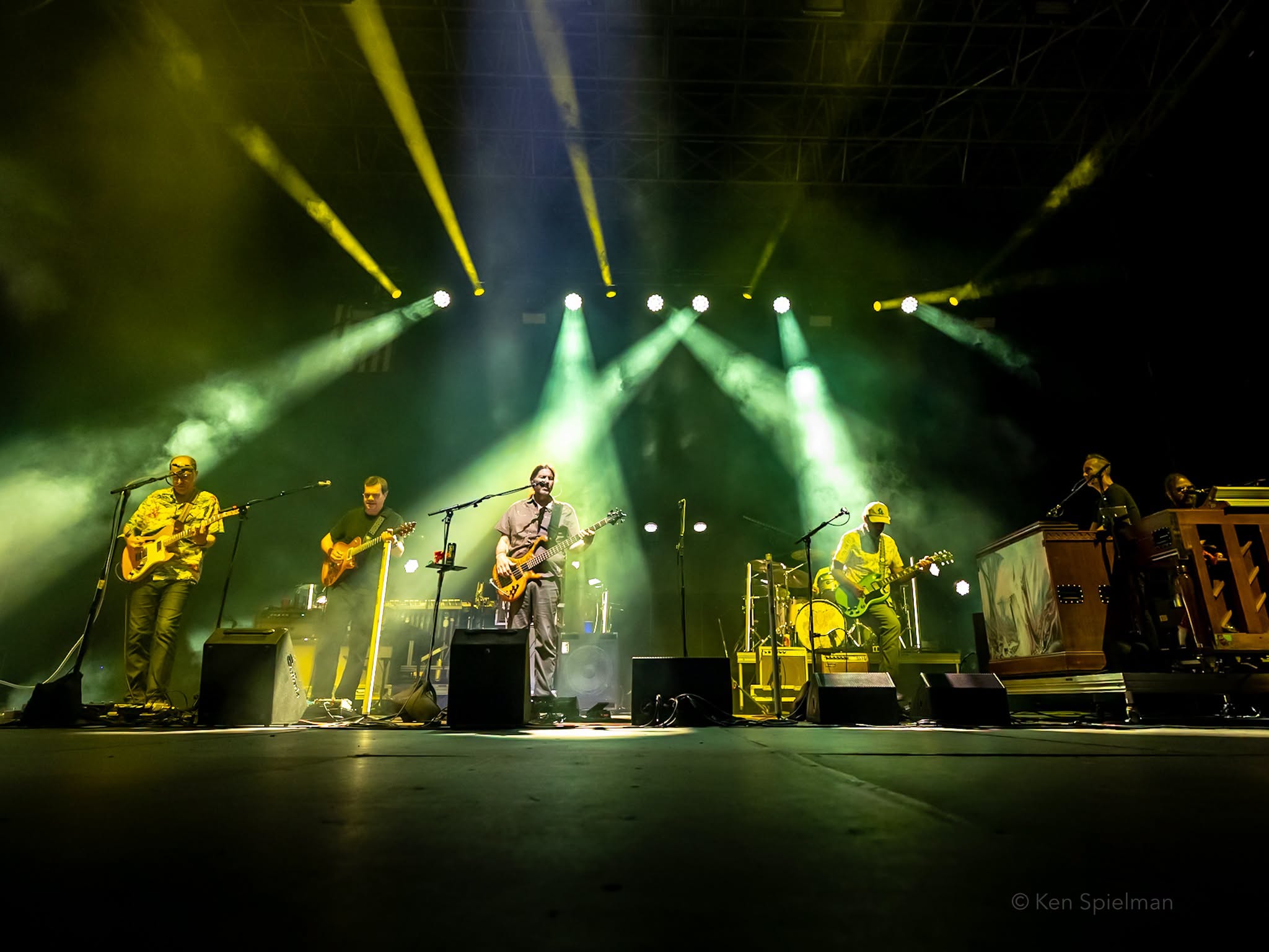 Pigeons Playing Ping Pong and Lotus Join moe. and Umphrey’s McGee in New Jersey