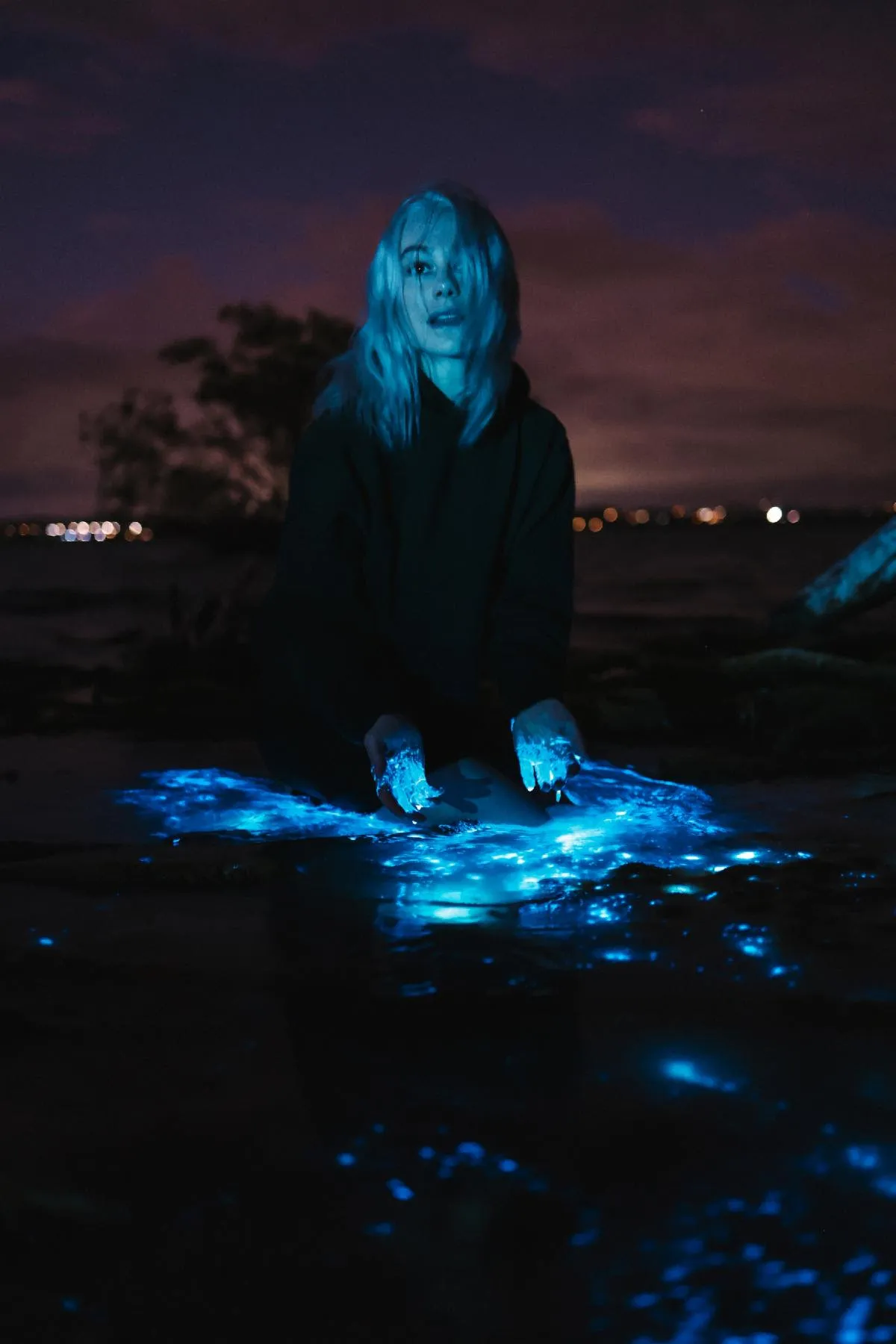Phoebe Bridgers Performs Pop-Up Show at Madison Square Garden, Announces Phone-Free Arena Tour