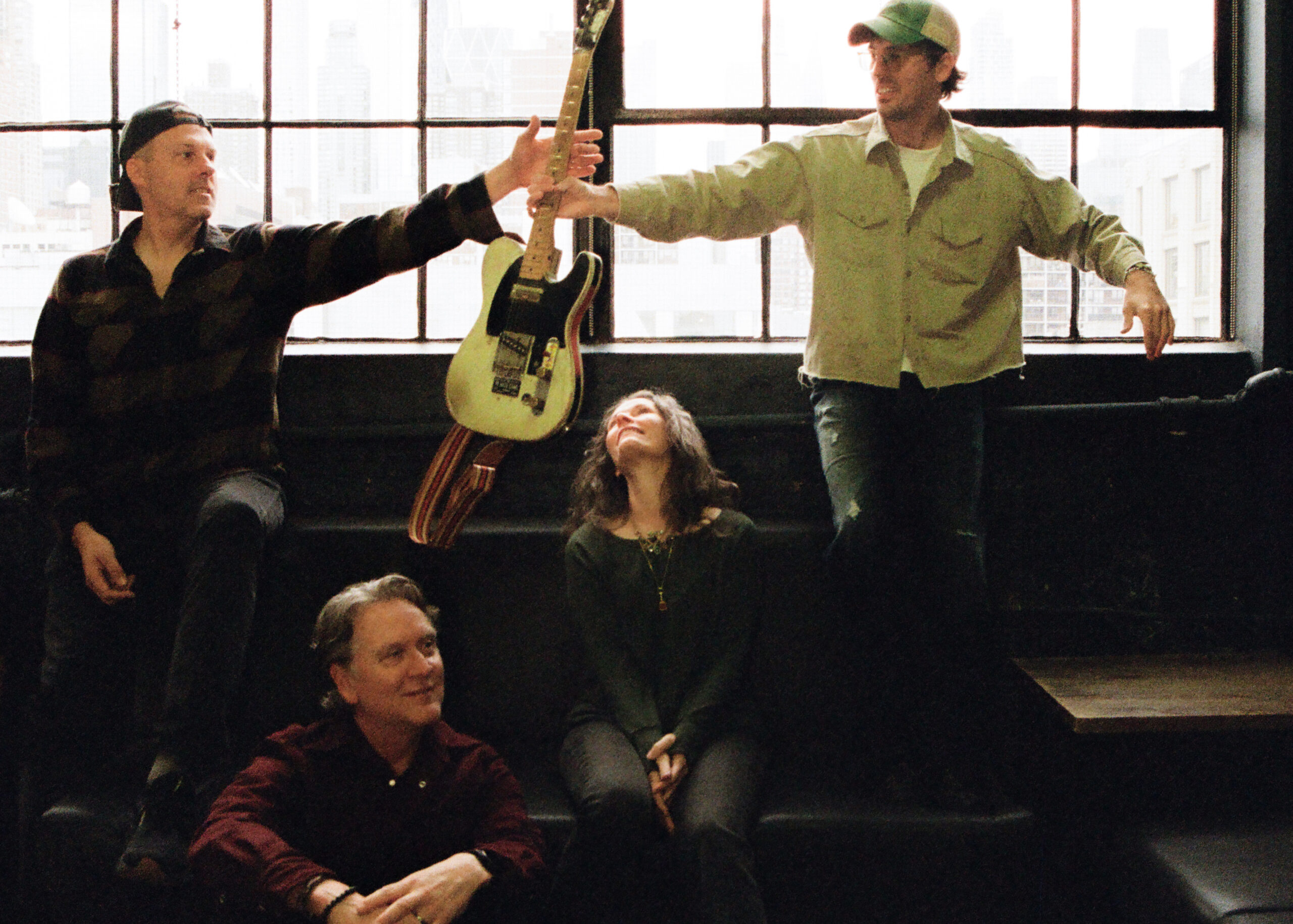 World Famous Pets: Edie Brickell, Matt Chamberlain, Kaveh Rastegar and Mason Stoops Share New Song and Tour Info